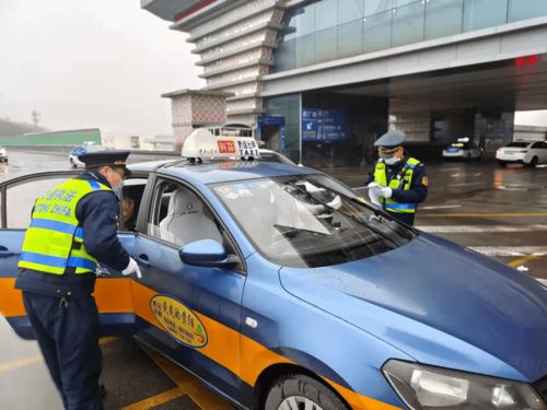 市交通執(zhí)法支隊(duì)加強(qiáng)春節(jié)期間出租汽車執(zhí)法檢查，確保服務(wù)質(zhì)量